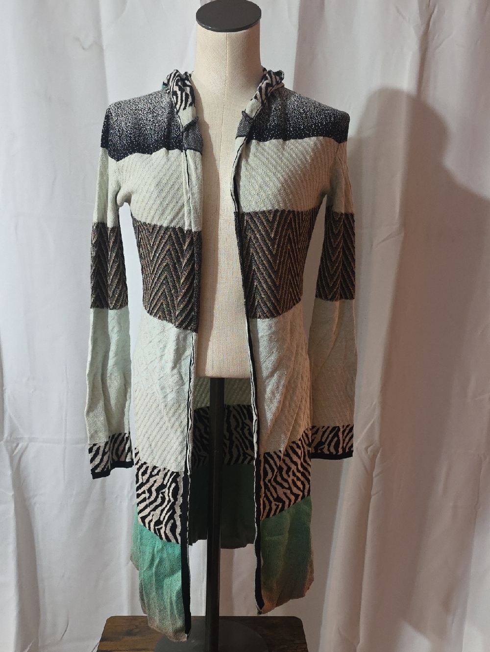 BKE Long Open-Front Cardigan in Mint, Black and Brown